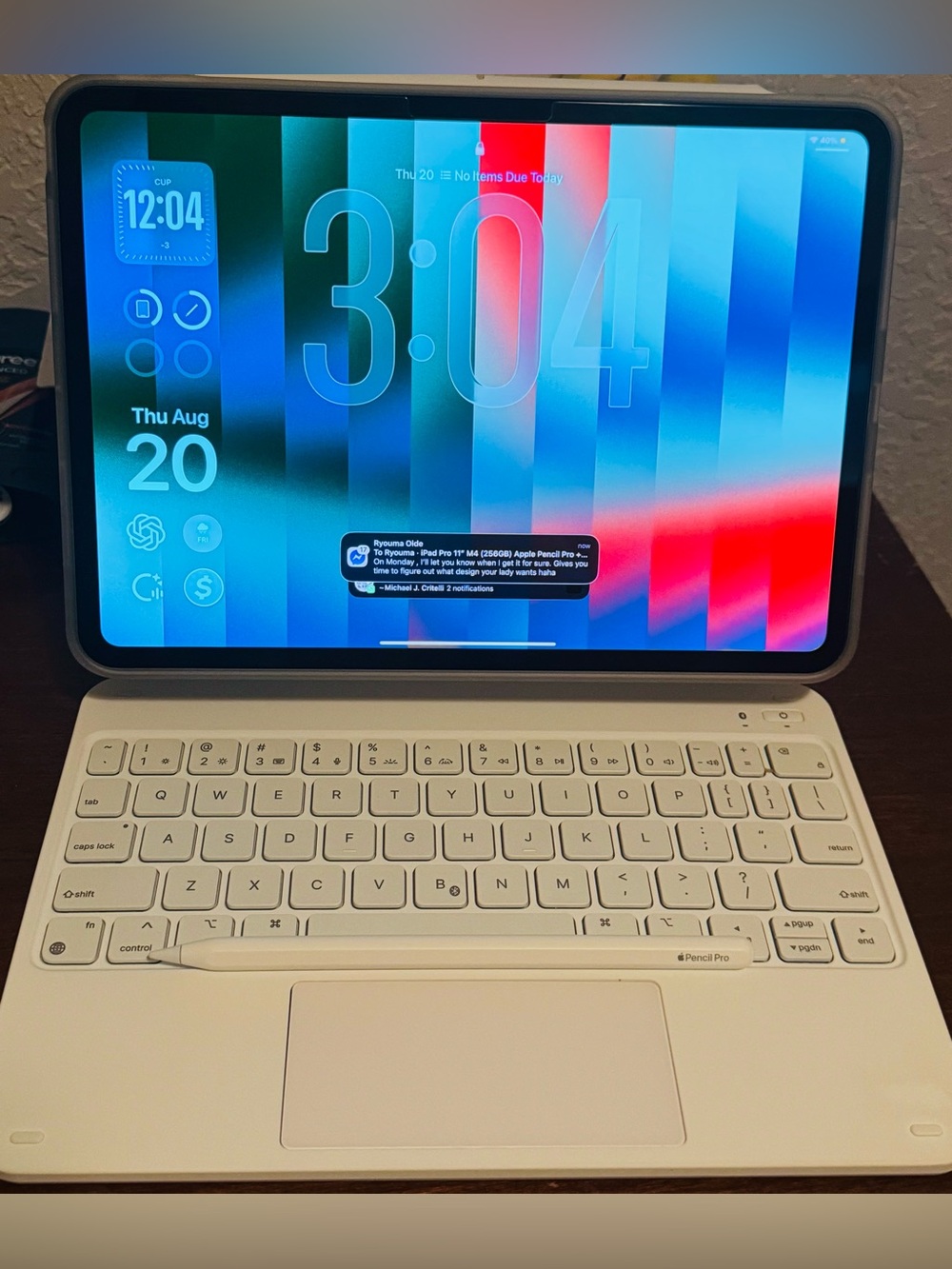 iPad Pro 11-inch (M4) 256GB & ESR Rebound 360 KB + Apple Pencil Pro l